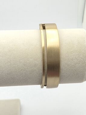 Jen Atkin x Chloe + Isabel Matte Gold Tone Negative Space Cuff Bracelet